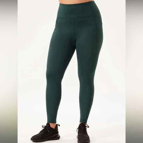 Girlfriend Collective Compressive Pocket Legging in Moss - Picture 3 of 7